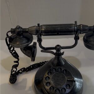 Spooky Victorian-Style Telephone Halloween decoration w/ sounds see description.